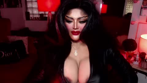 Snapshot of milkshakelavinia chatting on 01.17.25 milkshakelavinia online show from 01.17.25