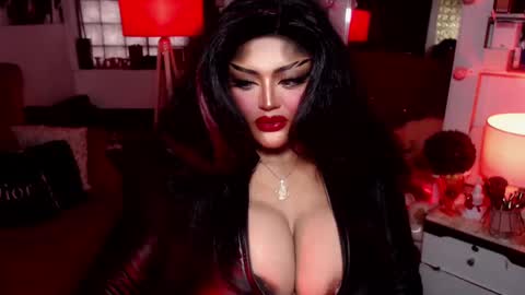 Snapshot of milkshakelavinia chatting on 01.17.25 milkshakelavinia online show from 01.17.25