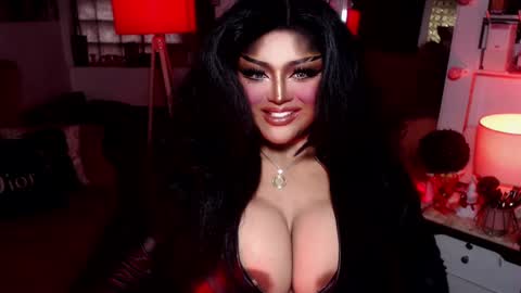 Snapshot of milkshakelavinia chatting on 01.20.25 milkshakelavinia online show from 01.20.25