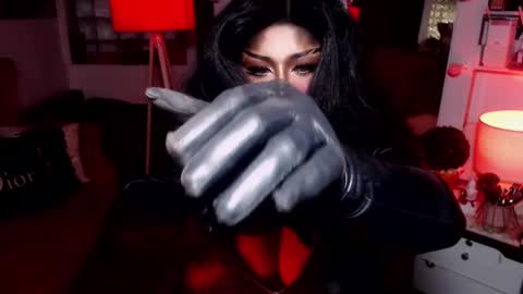 Snapshot of milkshakelavinia chatting on 01.20.25 milkshakelavinia online show from 01.20.25