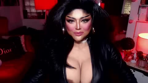 Snapshot of milkshakelavinia chatting on 01.21.25 milkshakelavinia online show from 01.21.25