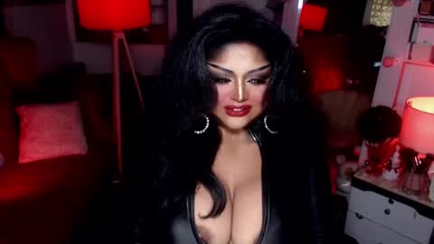 Snapshot of milkshakelavinia chatting on 01.27.25 milkshakelavinia online show from 01.27.25