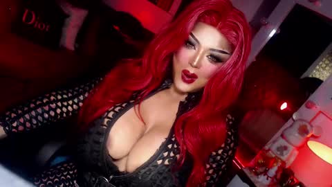 Snapshot of milkshakelavinia chatting on 02.07.25 milkshakelavinia online show from 02.07.25