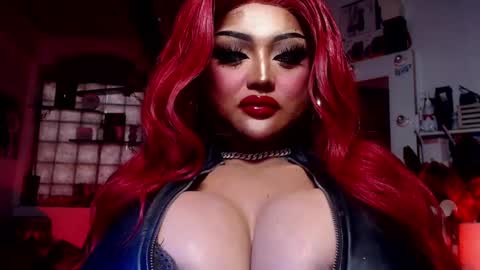 Snapshot of milkshakelavinia chatting on 02.13.25 milkshakelavinia online show from 02.13.25