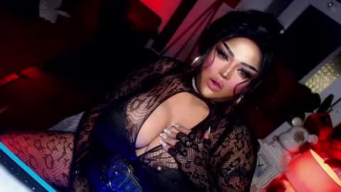 Snapshot of milkshakelavinia chatting on 02.14.25 milkshakelavinia online show from 02.14.25