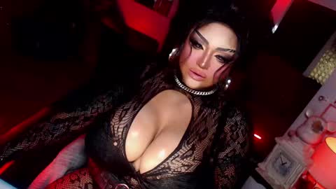 Snapshot of milkshakelavinia chatting on 02.18.25 milkshakelavinia online show from 02.18.25