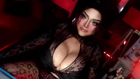 Snapshot of milkshakelavinia chatting on 02.25.25 milkshakelavinia online show from 02.25.25