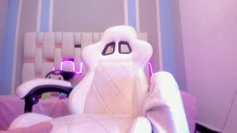 Snapshot of milkwhore1 chatting on 02.10.26 Michelle online show from 02.10.26