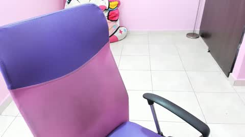 Snapshot of milky__boobs69 chatting on 01.19.25 vale online show from 01.19.25