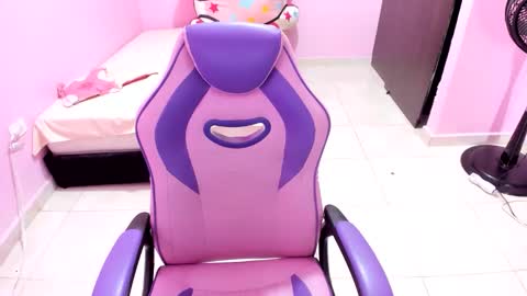 Snapshot of milky__boobs69 chatting on 10.25.25 vale online show from 10.25.25