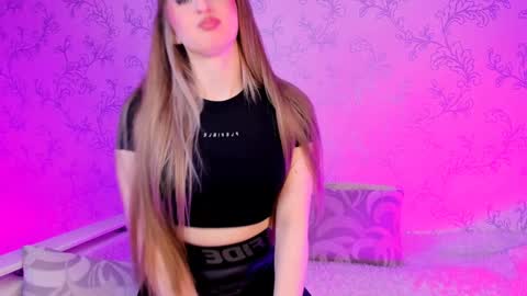 Vivian online show from 12.26.24