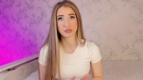 Vivian online show from 01.07.25