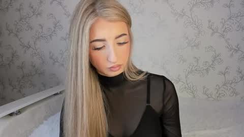 Vivian online show from 01.26.25