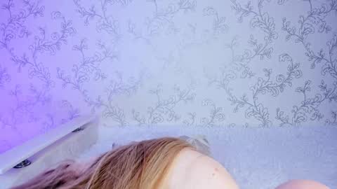 Vivian online show from 02.05.25