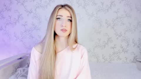 Vivian online show from 02.20.25