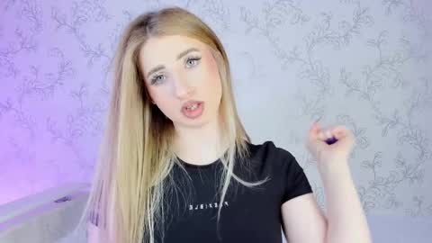 Vivian online show from 02.25.25