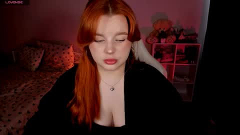 Snapshot of milky_wayx chatting on 10.08.25 Lisa online show from 10.08.25