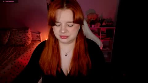 Snapshot of milky_wayx chatting on 10.09.25 Lisa online show from 10.09.25