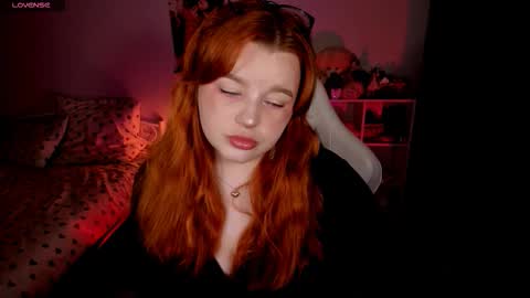 Snapshot of milky_wayx chatting on 10.11.25 Lisa online show from 10.11.25