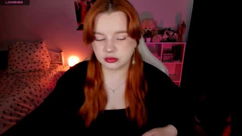 Snapshot of milky_wayx chatting on 10.27.25 Lisa online show from 10.27.25