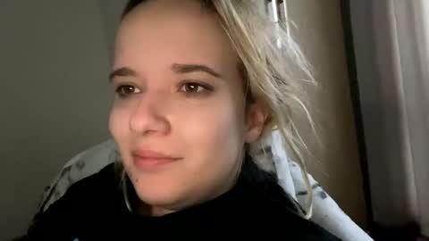 Snapshot of milkybaby269137 chatting on 12.30.24 milkybaby269137 online show from 12.30.24