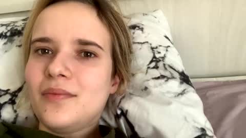 Snapshot of milkybaby269137 chatting on 02.08.25 milkybaby269137 online show from 02.08.25