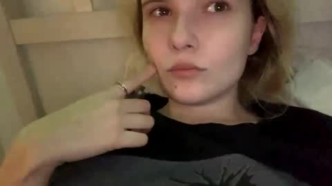 Snapshot of milkybaby269137 chatting on 03.01.25 milkybaby269137 online show from 03.01.25