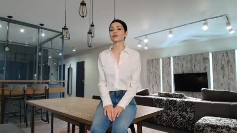 milla bella online show from 03.25.26