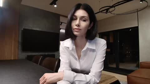 milla bella online show from 04.19.26