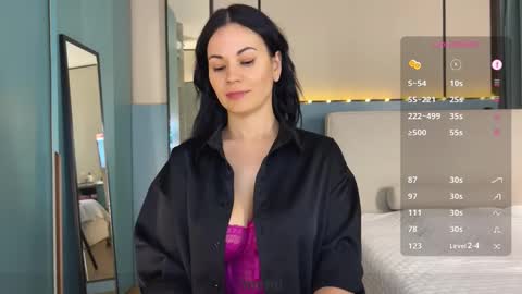 Snapshot of milla_kuni chatting on 11.08.25 Mila online show from 11.08.25