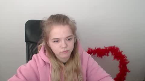 Snapshot of millaloveli chatting on 02.19.26 millaloveli online show from 02.19.26