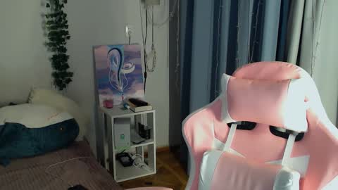 Milla online show from 12.02.24