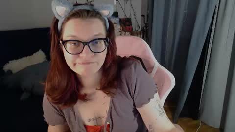 Snapshot of millapoolys chatting on 07.15.26 Milla online show from 07.15.26