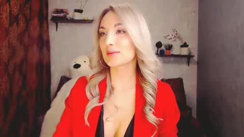 Snapshot of millaxqueen chatting on 01.30.25 MillaXQueen online show from 01.30.25