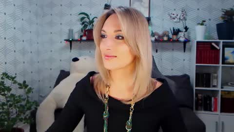 MillaXQueen online show from 01.09.26