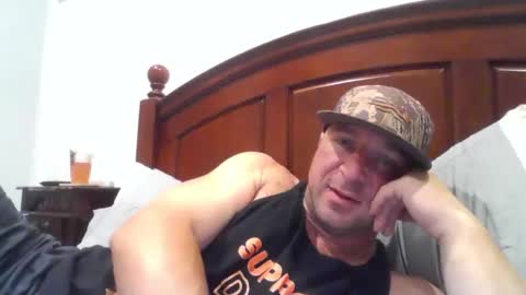 Snapshot of millertimenow34 chatting on 09.14.25 millertime feet bigcock hairy straight muscles online show from 09.14.25