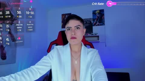 Im girl my name is Johana  online show from 12.27.24