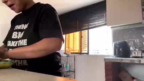 Im girl my name is Johana  online show from 10.24.25