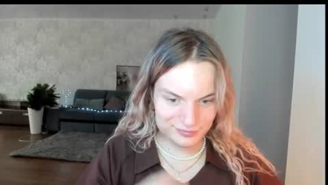 mili-kira online show from 06.11.26