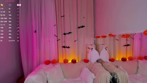 Snapshot of milliminimouse chatting on 10.22.25 milliminimouse online show from 10.22.25