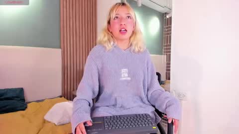 milly_cute online show from 03.04.25