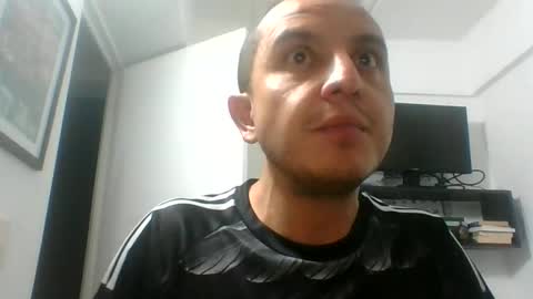 Snapshot of milo2024 chatting on 10.22.25 milo2024 online show from 10.22.25