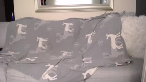 Snapshot of milostructor chatting on 09.18.25 miloslove online show from 09.18.25