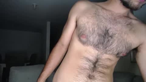 Snapshot of milostructor chatting on 10.01.25 miloslove online show from 10.01.25