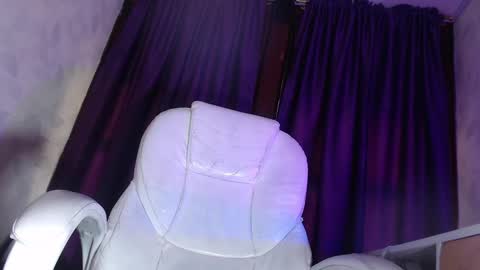 milu23__ online show from 03.07.25