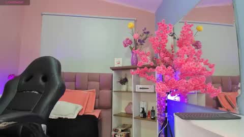 Snapshot of milu_beluci chatting on 10.14.25 Milu Belucci online show from 10.14.25