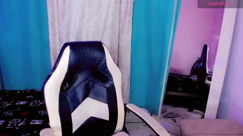 Snapshot of miludollts chatting on 02.20.26 kendall online show from 02.20.26