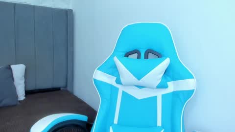 Miluu online show from 12.15.24