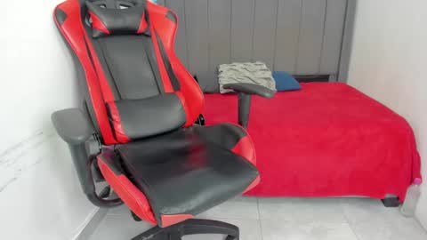 Miluu online show from 01.15.25