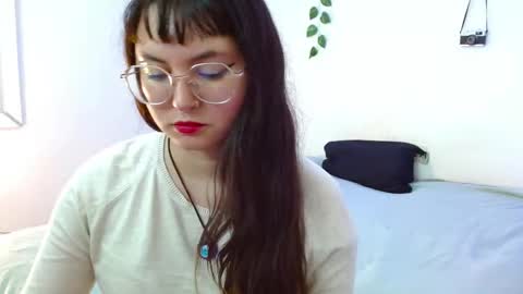 mily_baker online show from 01.10.25